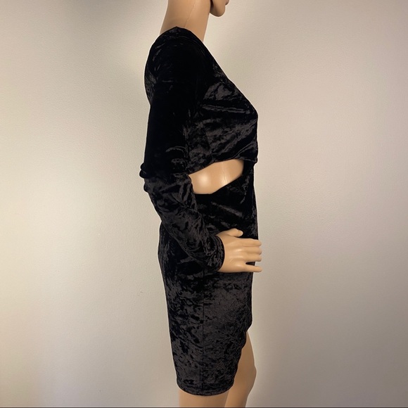 ALICE + OLIVIA VELVET MINI DRESS - Picture 5 of 10